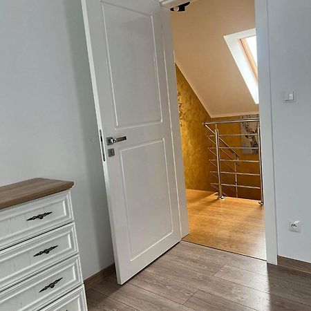 Ferienwohnung Dom Na Borowkowym Wzgorzu Palesnica Exterior foto